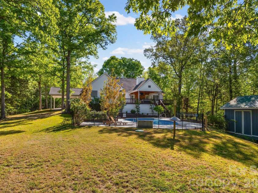 2830 Point Drive, Richburg, SC 29729.  MLS# CAR4372039, YatesRealty ID 14881. 