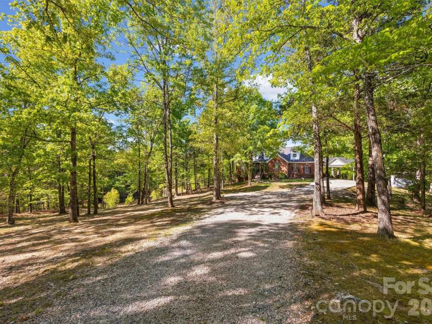 2830 Point Drive, Richburg, SC 29729.  MLS# CAR4372039, YatesRealty ID 14881. 