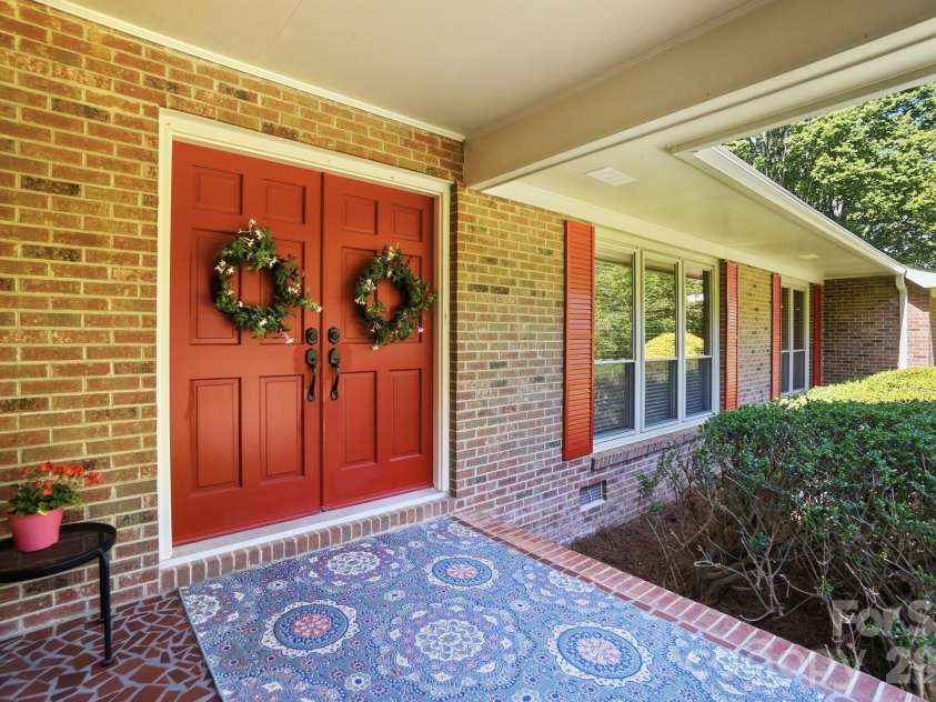 2814 Williams Road, Matthews, NC 28105.  MLS# CAR4372223, YatesRealty ID 14882. Covered front porch with double doors