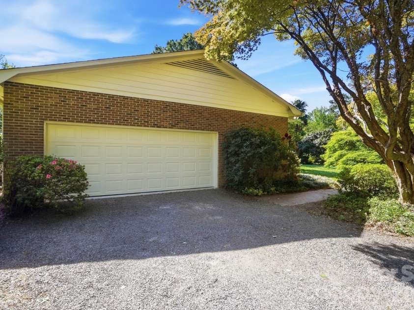 2814 Williams Road, Matthews, NC 28105.  MLS# CAR4372223, YatesRealty ID 14882. Extra large, double car, side entry Garage