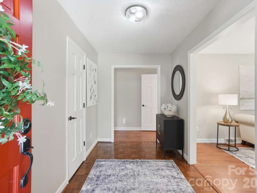 2814 Williams Road, Matthews, NC 28105.  MLS# CAR4372223, YatesRealty ID 14882. Front entry/foyer