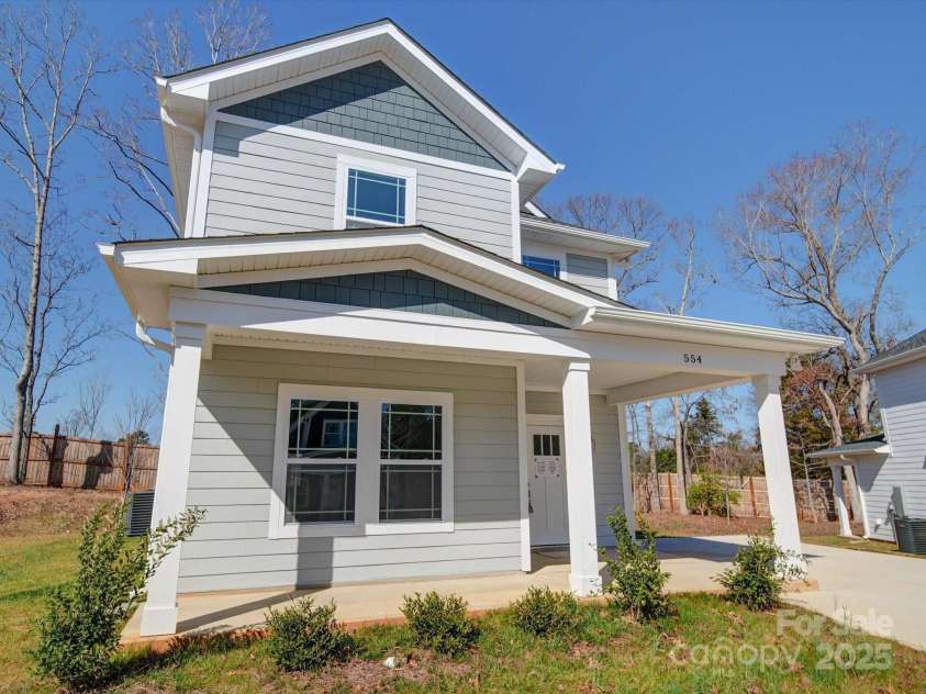 554 Geneva Circle, Gastonia, NC 28056.  MLS# CAR4220064, YatesRealty ID 14882. 