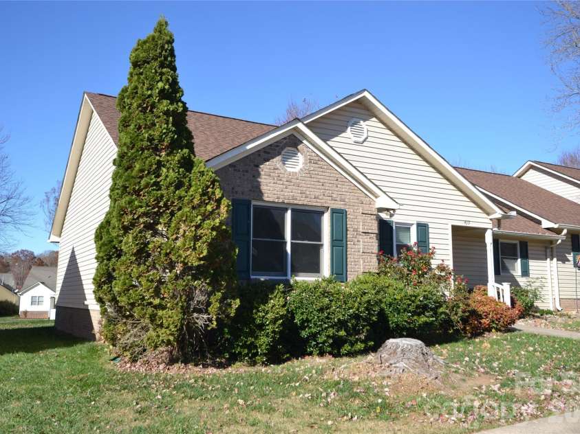 413 Hidden Creek Circle, Salisbury, NC 28147.  MLS# CAR4317143, YatesRealty ID 14883. 