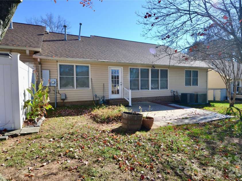 413 Hidden Creek Circle, Salisbury, NC 28147.  MLS# CAR4317143, YatesRealty ID 14883. 