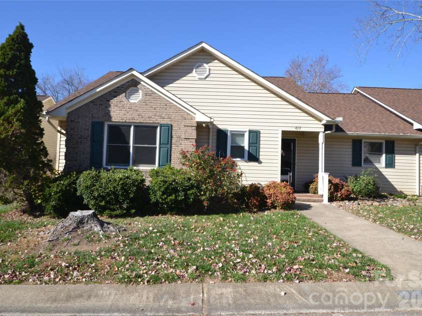 413 Hidden Creek Circle, Salisbury, NC 28147.  MLS# CAR4317143, YatesRealty ID 14883. Welcome Home!
