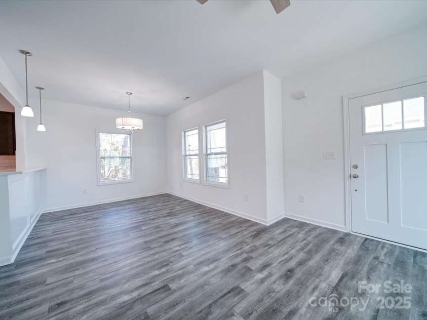 502 Geneva Circle, Gastonia, NC 28056.  MLS# CAR4220056, YatesRealty ID 14883. 