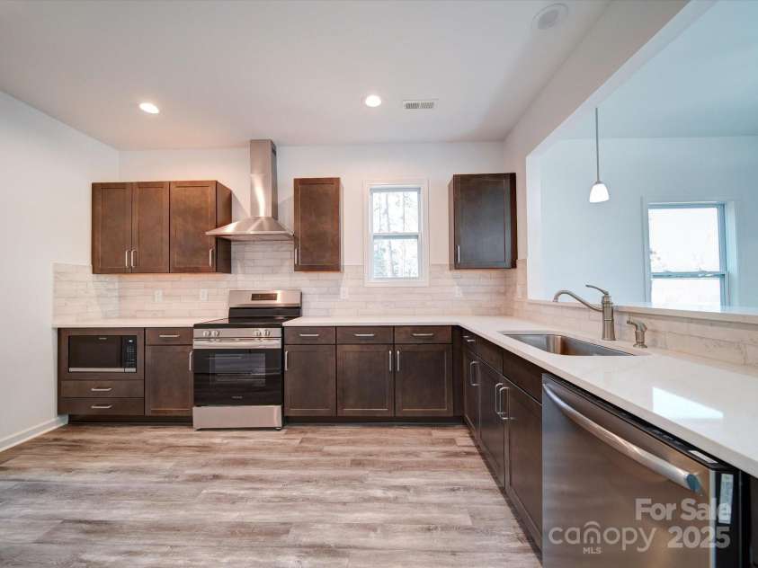 502 Geneva Circle, Gastonia, NC 28056.  MLS# CAR4220056, YatesRealty ID 14883. 