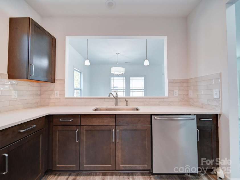 502 Geneva Circle, Gastonia, NC 28056.  MLS# CAR4220056, YatesRealty ID 14883. 