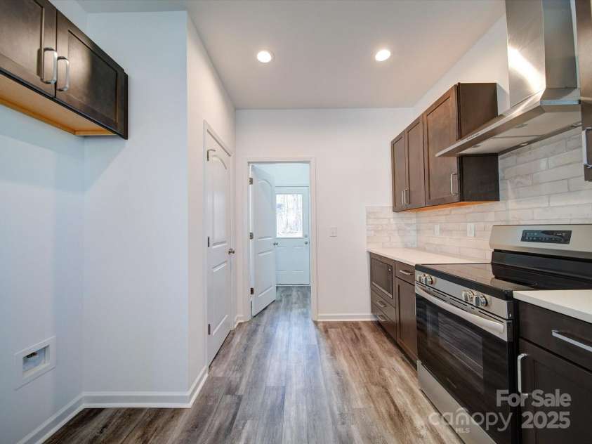 502 Geneva Circle, Gastonia, NC 28056.  MLS# CAR4220056, YatesRealty ID 14883. 