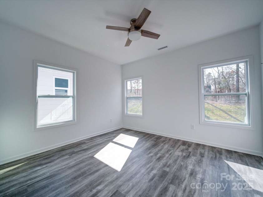 502 Geneva Circle, Gastonia, NC 28056.  MLS# CAR4220056, YatesRealty ID 14883. 