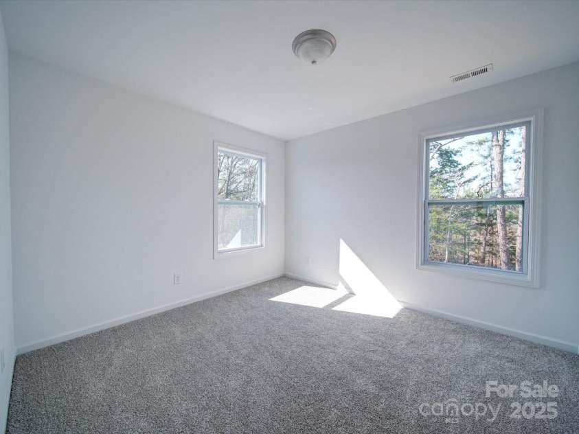 502 Geneva Circle, Gastonia, NC 28056.  MLS# CAR4220056, YatesRealty ID 14883. 