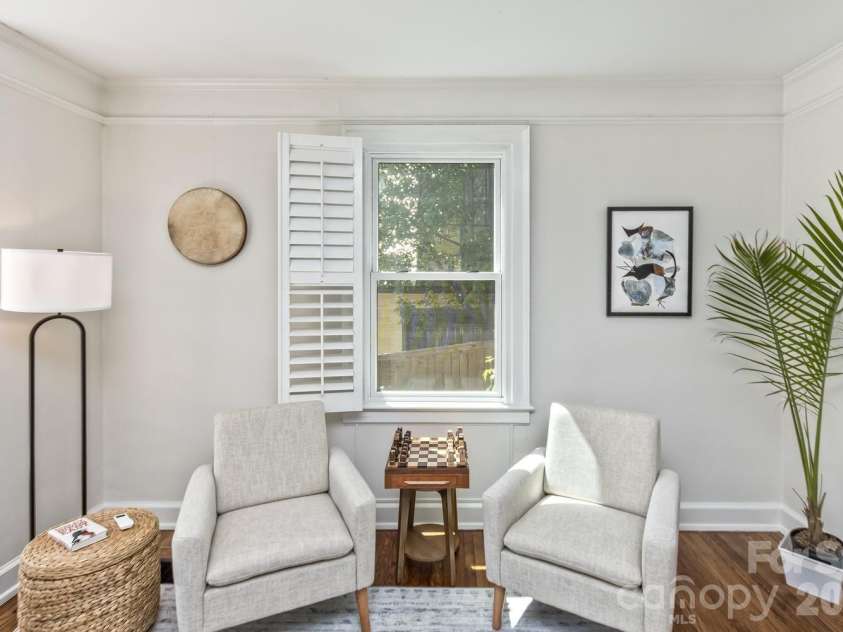 180 Tacoma Circle, Asheville, NC 28801.  MLS# CAR4370430, YatesRealty ID 14884. 