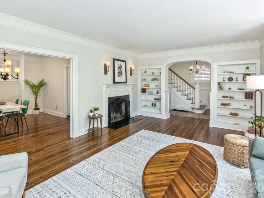 180 Tacoma Circle, Asheville, NC 28801.  MLS# CAR4370430, YatesRealty ID 14884. 