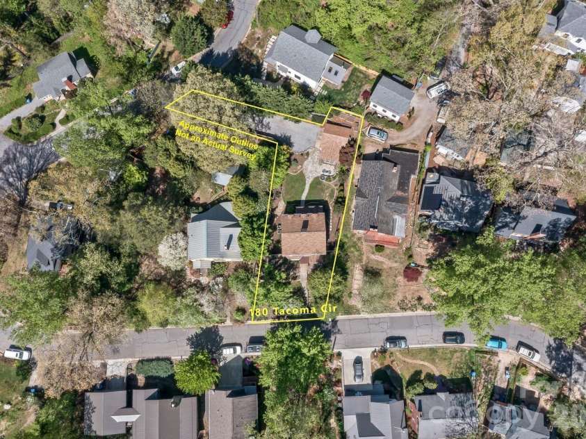 180 Tacoma Circle, Asheville, NC 28801.  MLS# CAR4370430, YatesRealty ID 14884. 