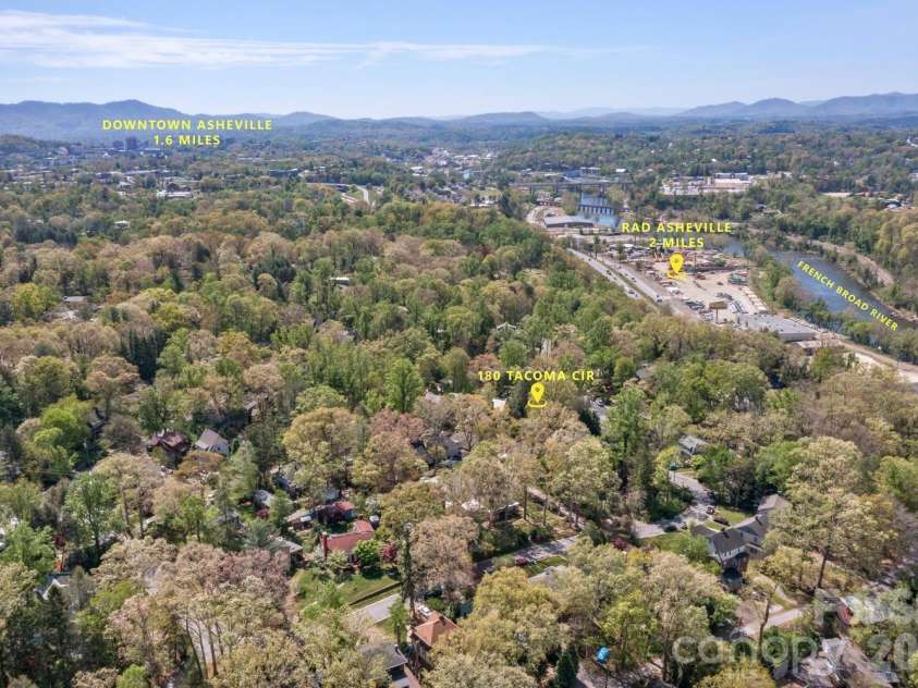 180 Tacoma Circle, Asheville, NC 28801.  MLS# CAR4370430, YatesRealty ID 14884. 