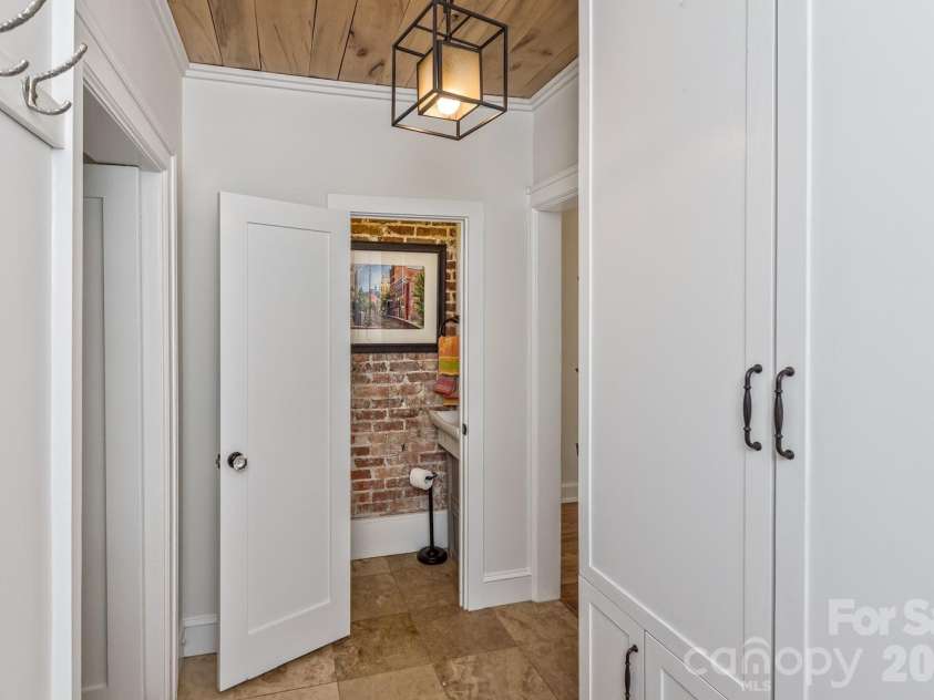 180 Tacoma Circle, Asheville, NC 28801.  MLS# CAR4370430, YatesRealty ID 14884. Hallway between dining and kitchen