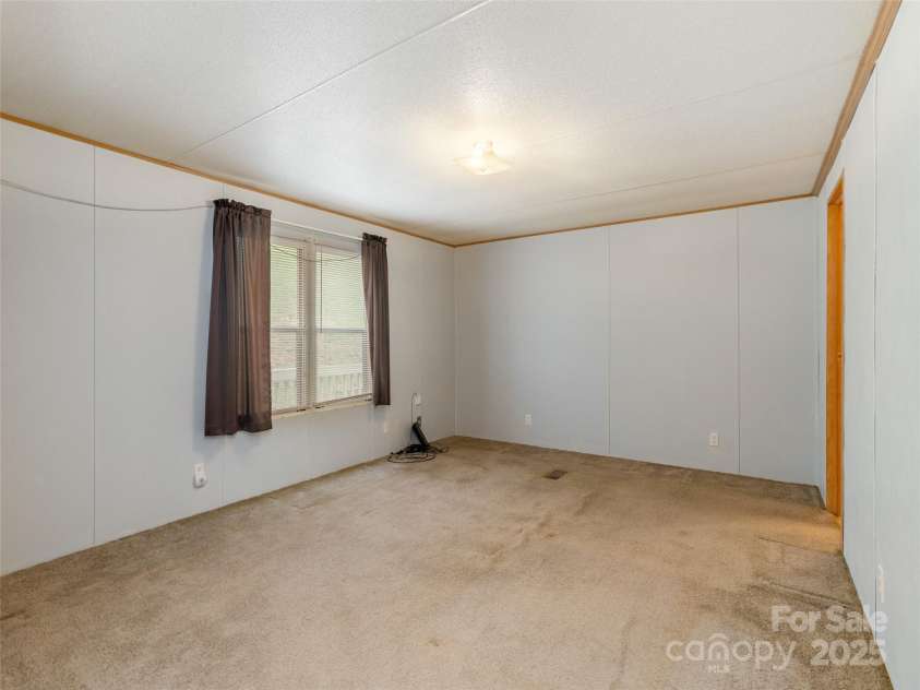 81 Mount Airy Road, Marshall, NC 28753.  MLS# CAR4311362, YatesRealty ID 14885. 