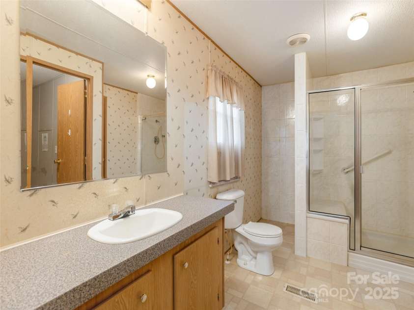 81 Mount Airy Road, Marshall, NC 28753.  MLS# CAR4311362, YatesRealty ID 14885. 