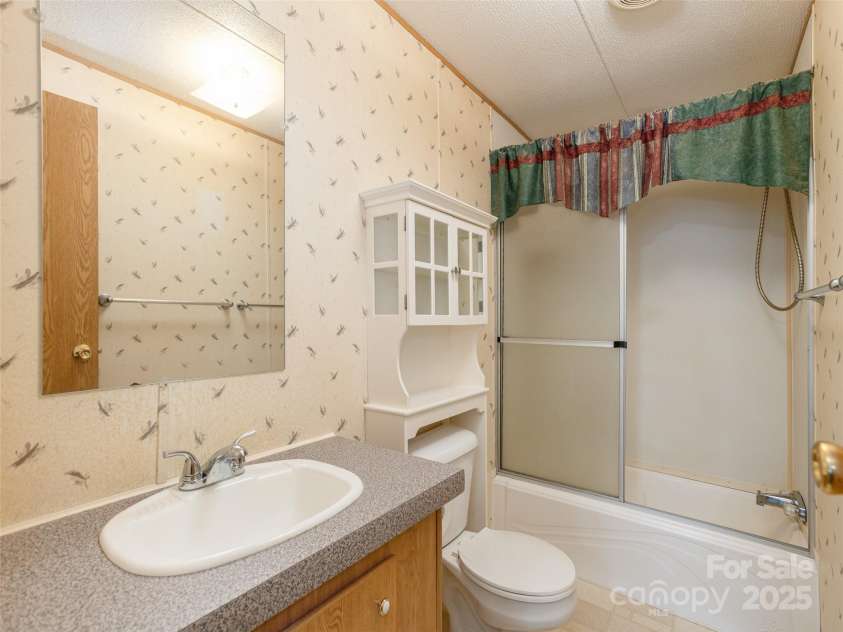 81 Mount Airy Road, Marshall, NC 28753.  MLS# CAR4311362, YatesRealty ID 14885. 