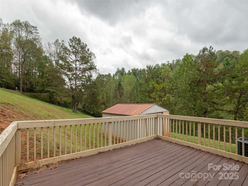 81 Mount Airy Road, Marshall, NC 28753.  MLS# CAR4311362, YatesRealty ID 14885. 
