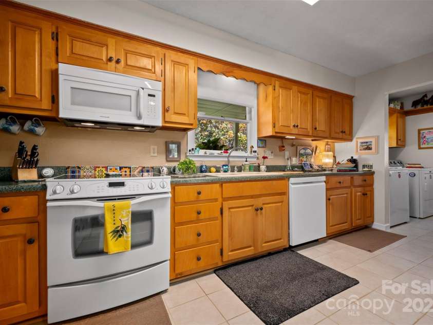 1280 Henderson Road, Tryon, NC 28782.  MLS# CAR4304238, YatesRealty ID 14886. 