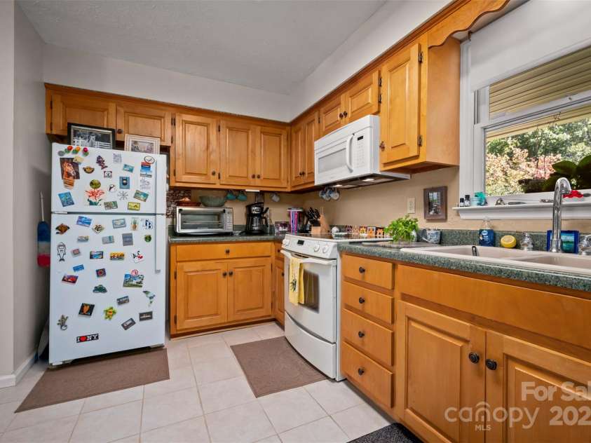 1280 Henderson Road, Tryon, NC 28782.  MLS# CAR4304238, YatesRealty ID 14886. 