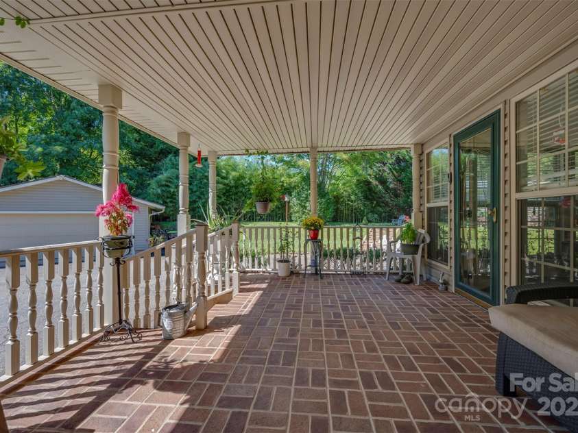 1280 Henderson Road, Tryon, NC 28782.  MLS# CAR4304238, YatesRealty ID 14886. 
