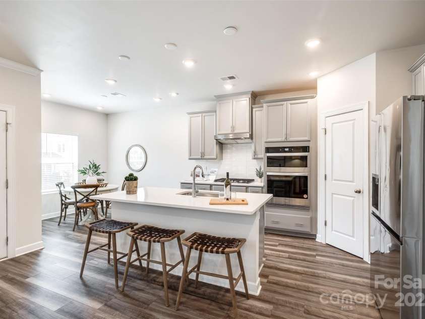 13210 Kenworth Road, Charlotte, NC 28278.  MLS# CAR4249081, YatesRealty ID 14887. 