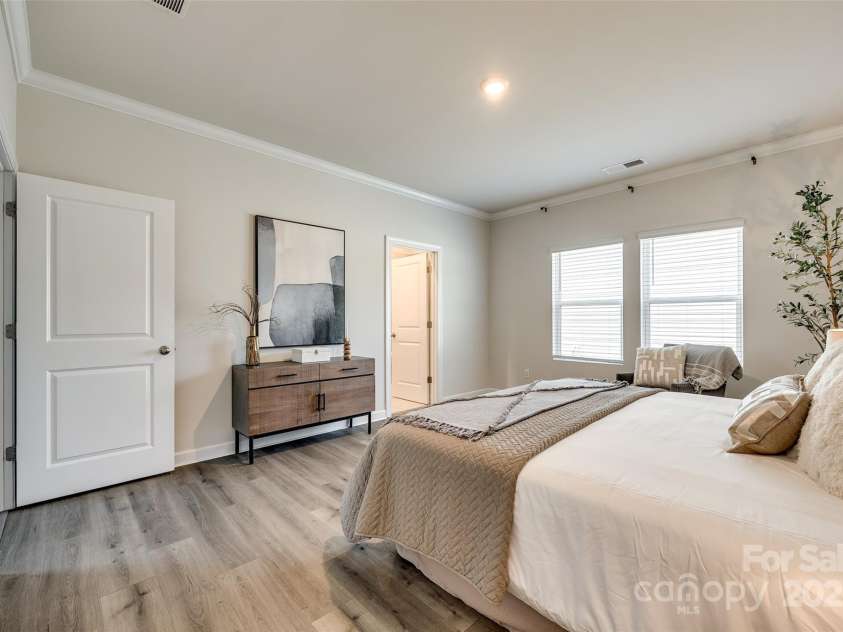 13210 Kenworth Road, Charlotte, NC 28278.  MLS# CAR4249081, YatesRealty ID 14887. 