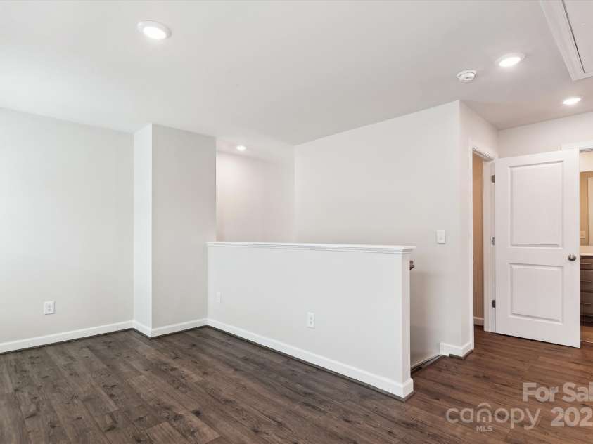 13210 Kenworth Road, Charlotte, NC 28278.  MLS# CAR4249081, YatesRealty ID 14887. Loft