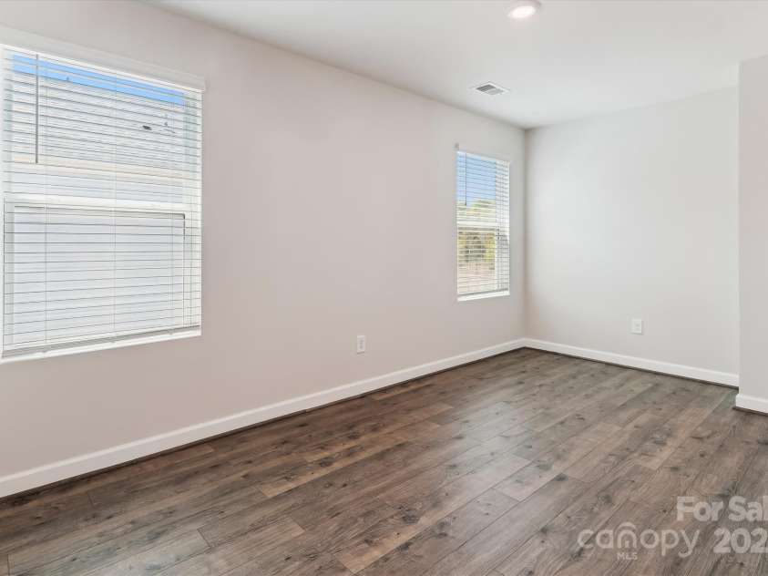 13210 Kenworth Road, Charlotte, NC 28278.  MLS# CAR4249081, YatesRealty ID 14887. Loft