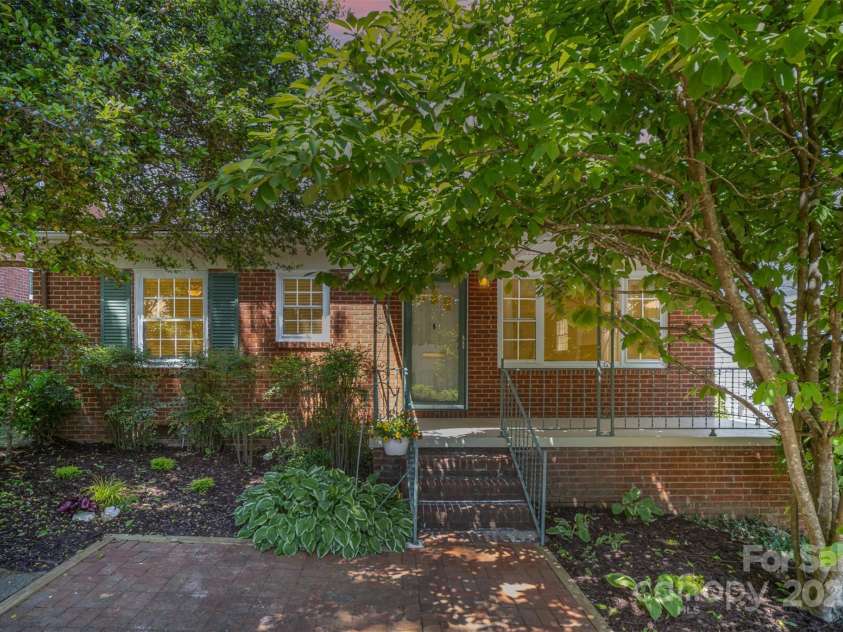 2125 Chatham Avenue, Charlotte, NC 28205.  MLS# CAR4251223, YatesRealty ID 14888. 