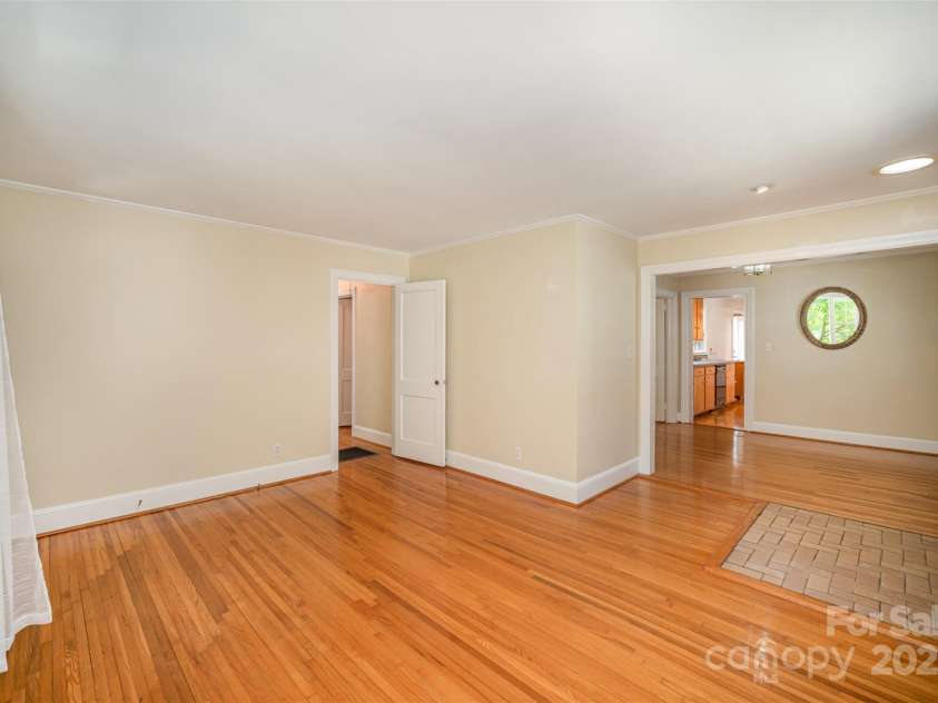 2125 Chatham Avenue, Charlotte, NC 28205.  MLS# CAR4251223, YatesRealty ID 14888. 