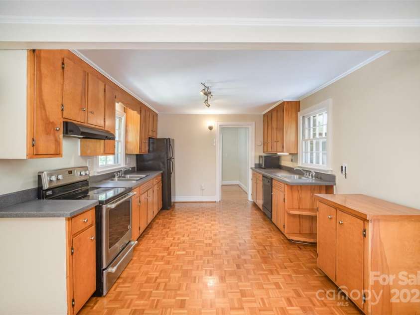 2125 Chatham Avenue, Charlotte, NC 28205.  MLS# CAR4251223, YatesRealty ID 14888. 