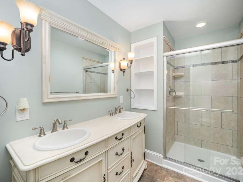 2125 Chatham Avenue, Charlotte, NC 28205.  MLS# CAR4251223, YatesRealty ID 14888. 