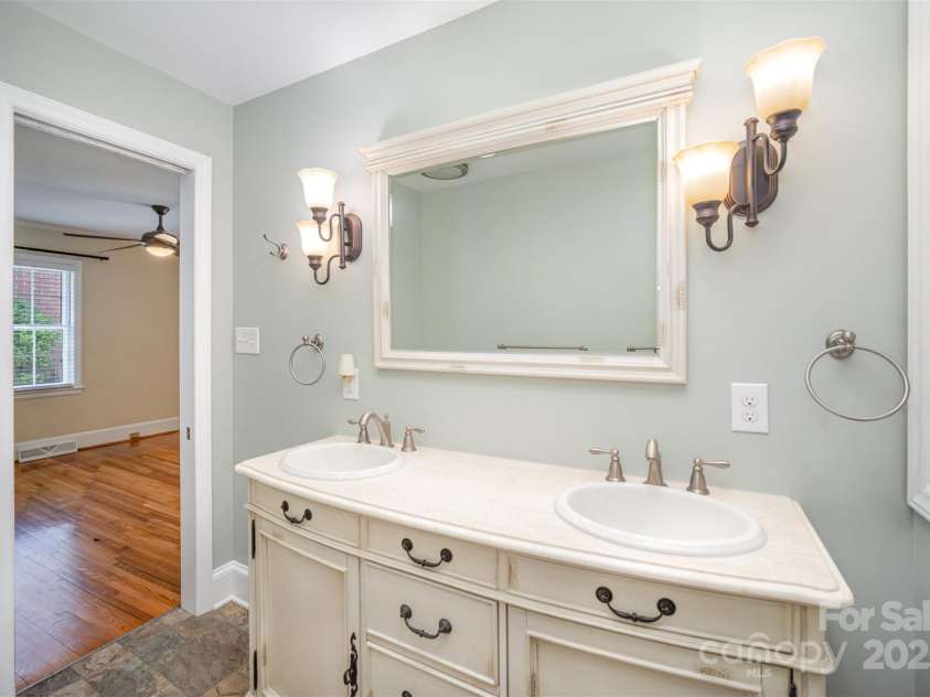 2125 Chatham Avenue, Charlotte, NC 28205.  MLS# CAR4251223, YatesRealty ID 14888. 