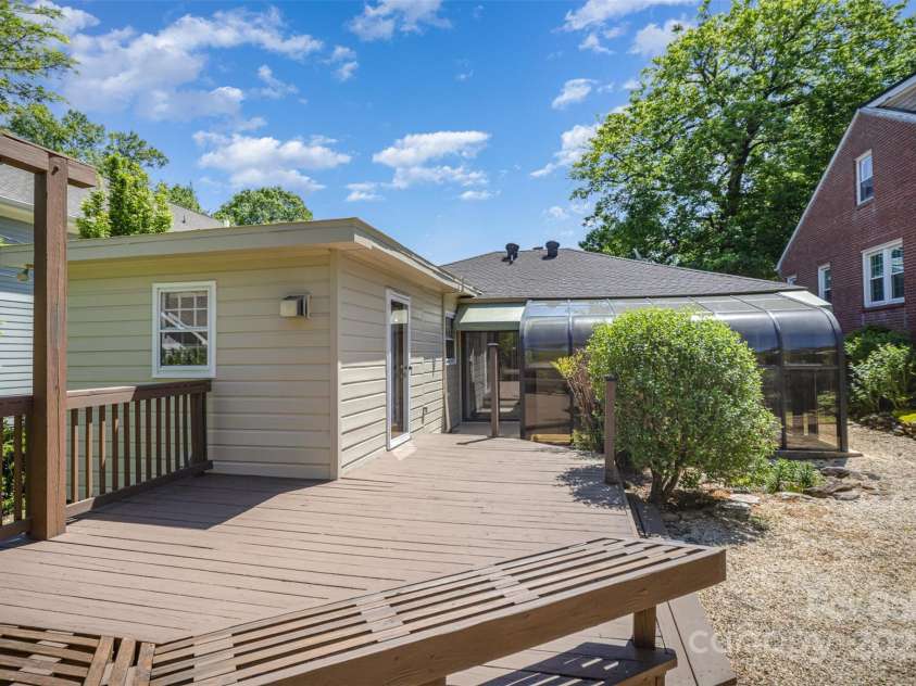 2125 Chatham Avenue, Charlotte, NC 28205.  MLS# CAR4251223, YatesRealty ID 14888. 