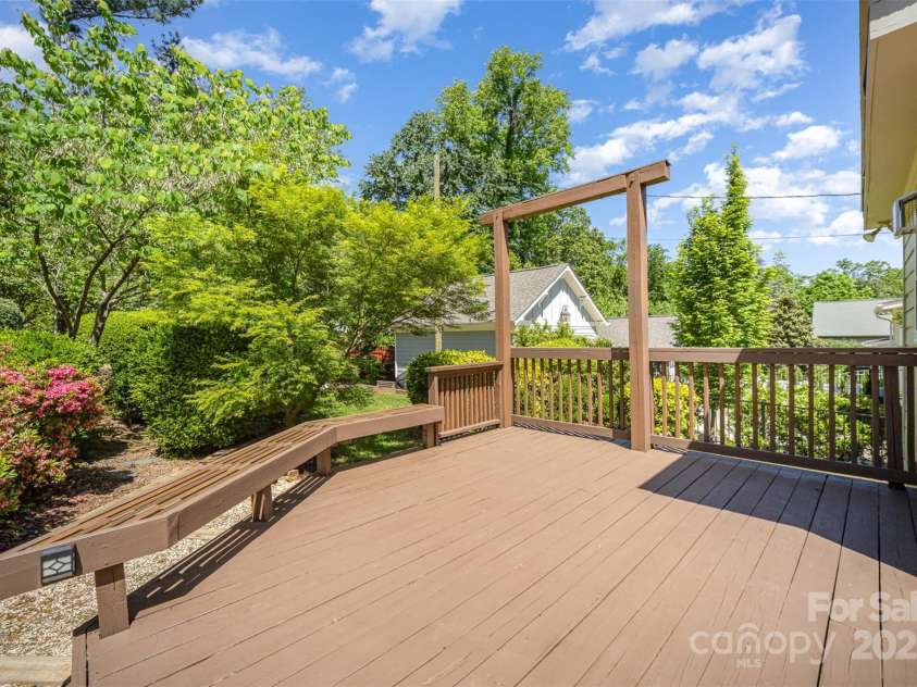 2125 Chatham Avenue, Charlotte, NC 28205.  MLS# CAR4251223, YatesRealty ID 14888. 