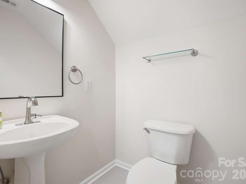 6573 Long Nook Lane, Charlotte, NC 28079.  MLS# CAR4349157, YatesRealty ID 14888. 