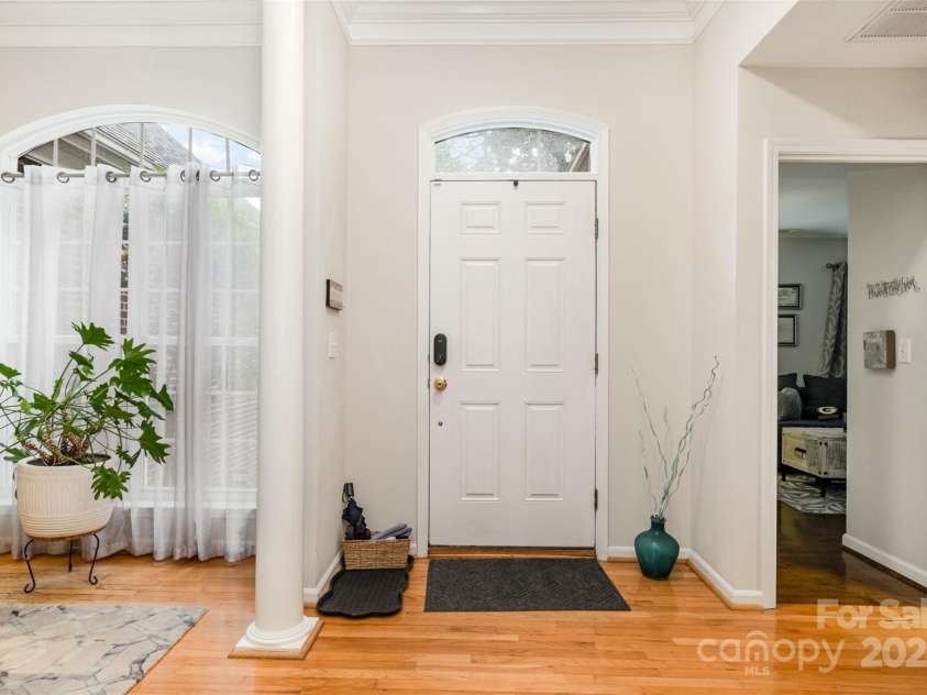 10011 Spring Park Drive, Charlotte, NC 28269.  MLS# CAR4253717, YatesRealty ID 14889. 