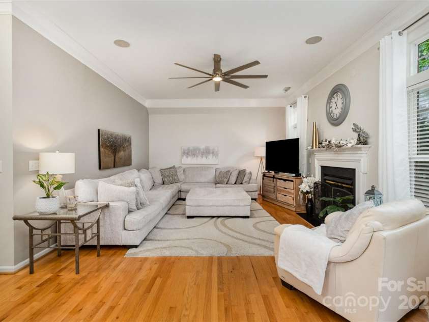 10011 Spring Park Drive, Charlotte, NC 28269.  MLS# CAR4253717, YatesRealty ID 14889. 