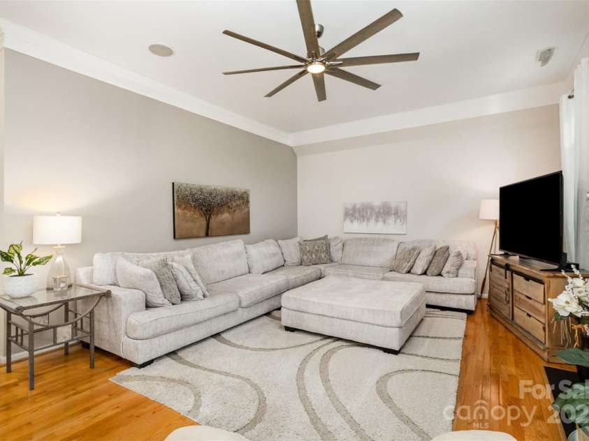 10011 Spring Park Drive, Charlotte, NC 28269.  MLS# CAR4253717, YatesRealty ID 14889. 