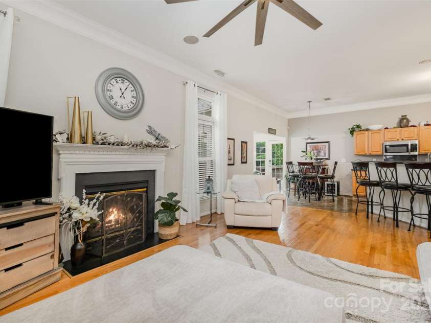 10011 Spring Park Drive, Charlotte, NC 28269.  MLS# CAR4253717, YatesRealty ID 14889. 