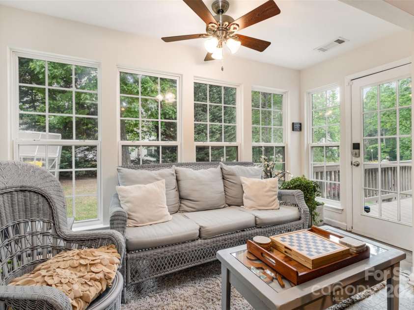 10011 Spring Park Drive, Charlotte, NC 28269.  MLS# CAR4253717, YatesRealty ID 14889. 