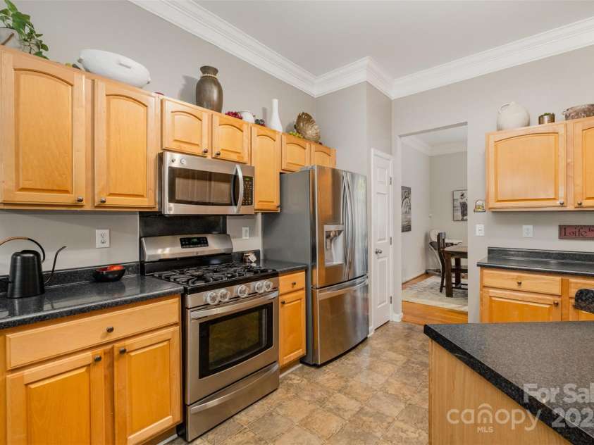 10011 Spring Park Drive, Charlotte, NC 28269.  MLS# CAR4253717, YatesRealty ID 14889. 
