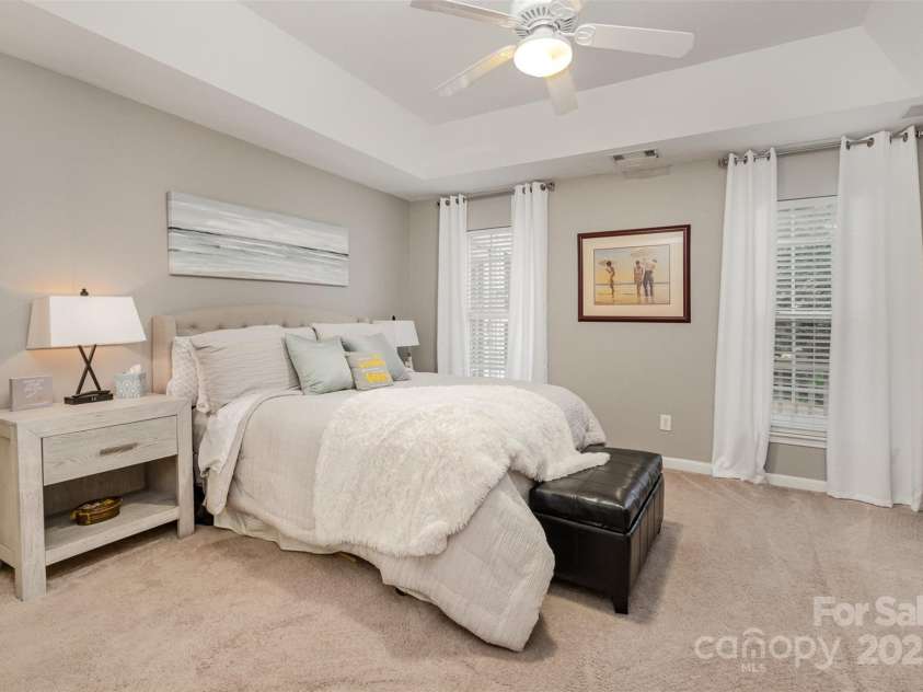 10011 Spring Park Drive, Charlotte, NC 28269.  MLS# CAR4253717, YatesRealty ID 14889. 
