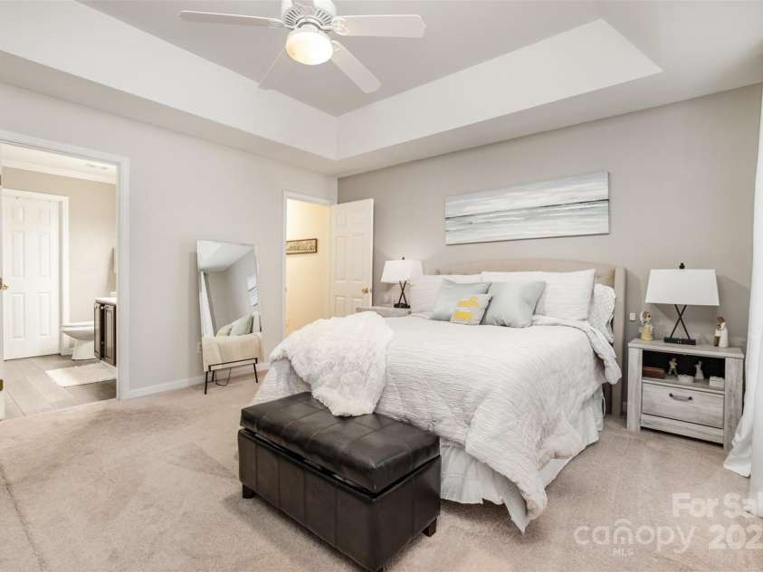 10011 Spring Park Drive, Charlotte, NC 28269.  MLS# CAR4253717, YatesRealty ID 14889. 