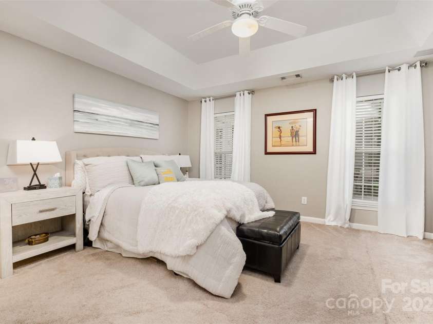 10011 Spring Park Drive, Charlotte, NC 28269.  MLS# CAR4253717, YatesRealty ID 14889. 