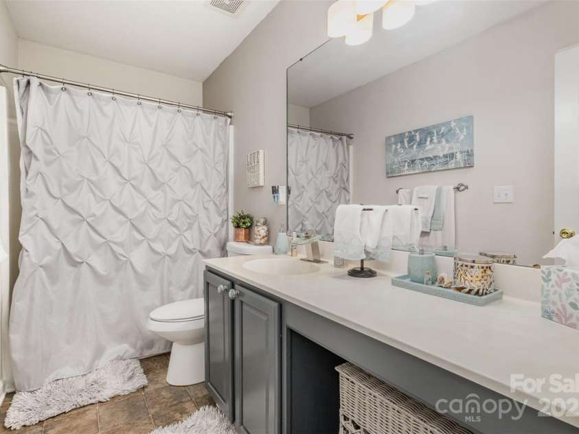 10011 Spring Park Drive, Charlotte, NC 28269.  MLS# CAR4253717, YatesRealty ID 14889. 