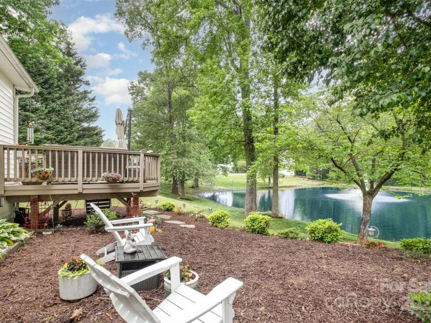 10011 Spring Park Drive, Charlotte, NC 28269.  MLS# CAR4253717, YatesRealty ID 14889. 